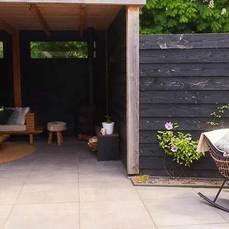 Holiday home Bloemenbuurt Bio Leiden